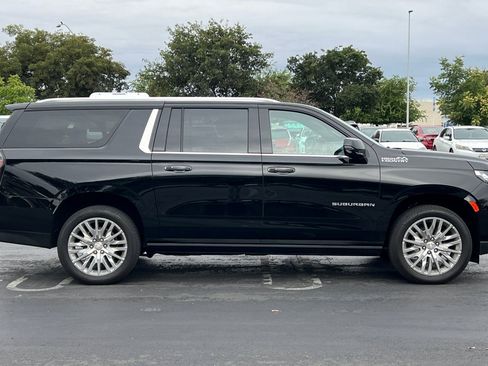 Used 2024 Chevrolet Suburban High Country w/ Premium Package 2 image 3