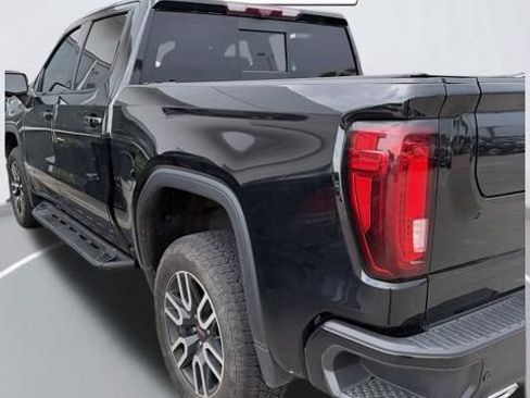 Used 2023 GMC Sierra 1500 AT4 w/ AT4 Premium Package AWD/4WD image 7