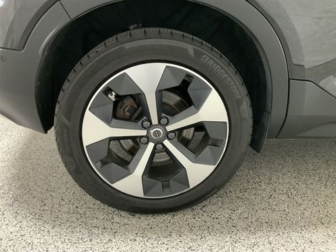 Used 2024 Volvo XC40 B5 Plus AWD/4WD image 13