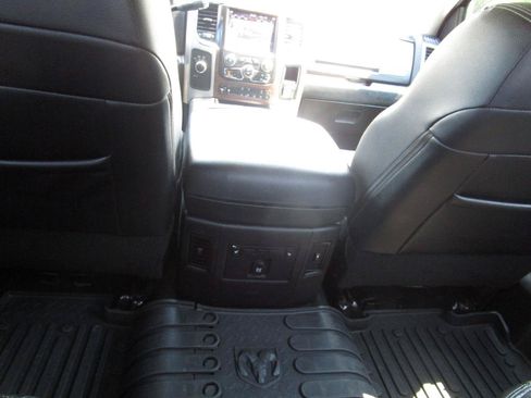 Used 2018 RAM 2500 Laramie w/ Convenience Group AWD/4WD image 15