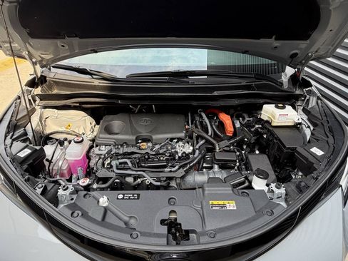 Used 2025 Toyota Sienna XLE Woodland Edition AWD/4WD image 15