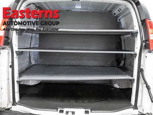 Used 2021 Chevrolet Express 2500 RWD image 9