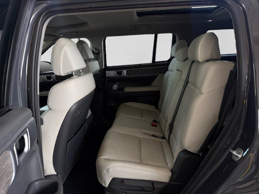 Used 2025 Hyundai Santa Fe Limited FWD image 26