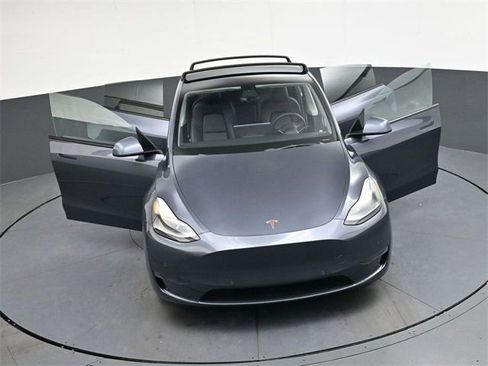 Used 2021 Tesla Model Y Performance image 42