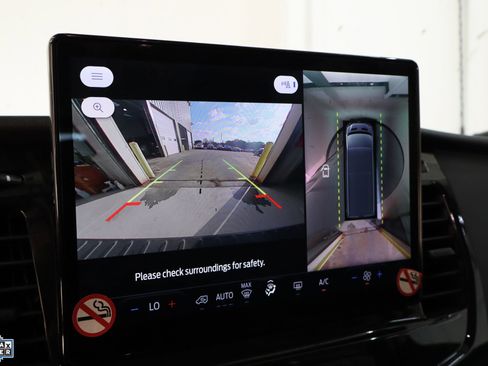 Used 2023 Ford Transit 350 XLT image 20