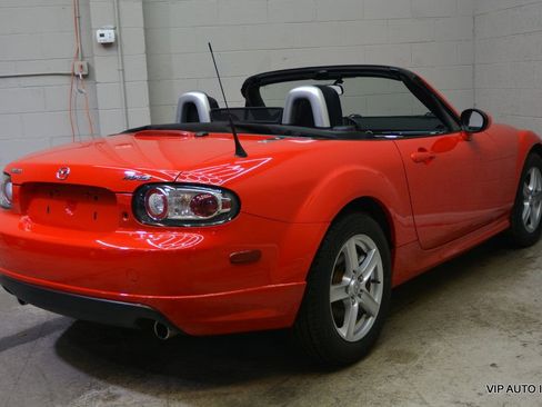 Used 2007 MAZDA MX-5 Miata Sport w/ Appearance Pkg image 4