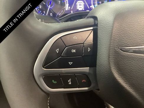 Used 2025 Chrysler Pacifica Select AWD/4WD image 21