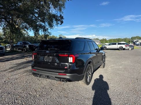 Certified 2025 Ford Explorer ST AWD/4WD image 7
