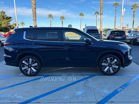 New 2026 Mitsubishi Outlander SE image 11