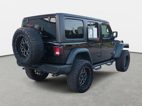 Used 2018 Jeep Wrangler Unlimited Sport S AWD/4WD image 5