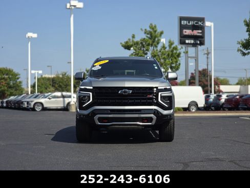 Used 2026 Chevrolet Suburban Z71 w/ Comfort Package AWD/4WD image 2