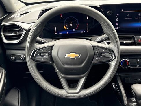 Used 2025 Chevrolet TrailBlazer LT w/ Driver Confidence Package FWD image 16