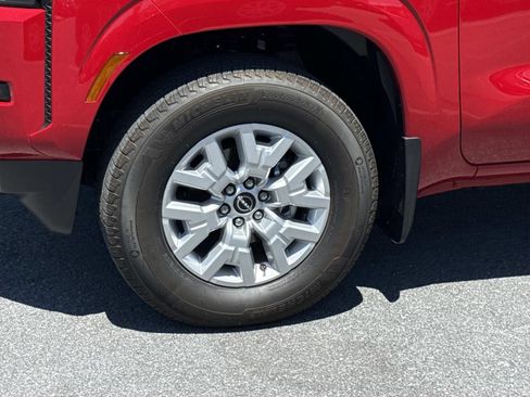 Used 2023 Nissan Frontier SV w/ Technology Package RWD image 7