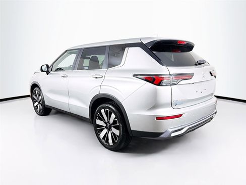 Used 2025 Mitsubishi Outlander SE AWD/4WD image 9