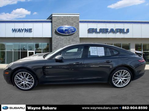 Used 2018 Porsche Panamera 4 image 5