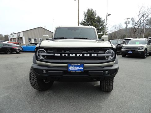 Used 2025 Ford Bronco Outer Banks w/ Sasquatch Package image 2