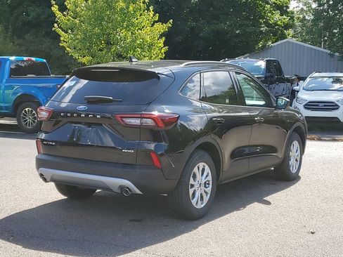 New 2025 Ford Escape Active w/ Active Premium Tech Pack image 4