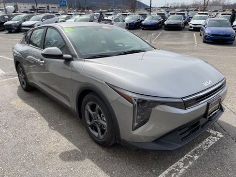 Certified 2025 Kia K4 LXS image 6
