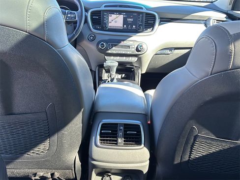 Used 2020 Kia Sorento SX image 23
