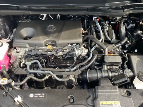 Used 2025 Toyota Sienna XLE image 32