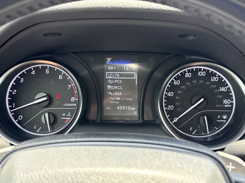 Used 2024 Toyota Camry SE FWD image 17