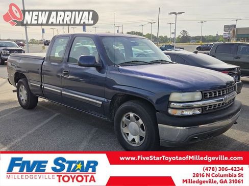 Used 2002 Chevrolet Silverado 1500 LS w/ Electrical Convenience Pkg RWD image 1