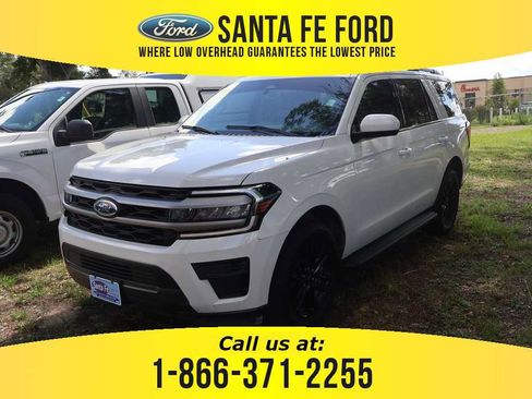 Used 2024 Ford Expedition XLT RWD image 1