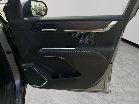 New 2026 GMC Acadia Denali w/ Super Cruise Package image 13