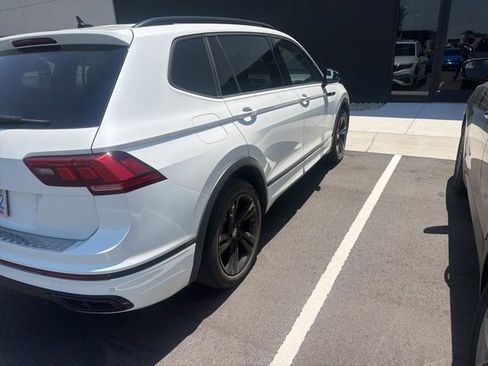 Used 2023 Volkswagen Tiguan SE R-Line FWD image 14