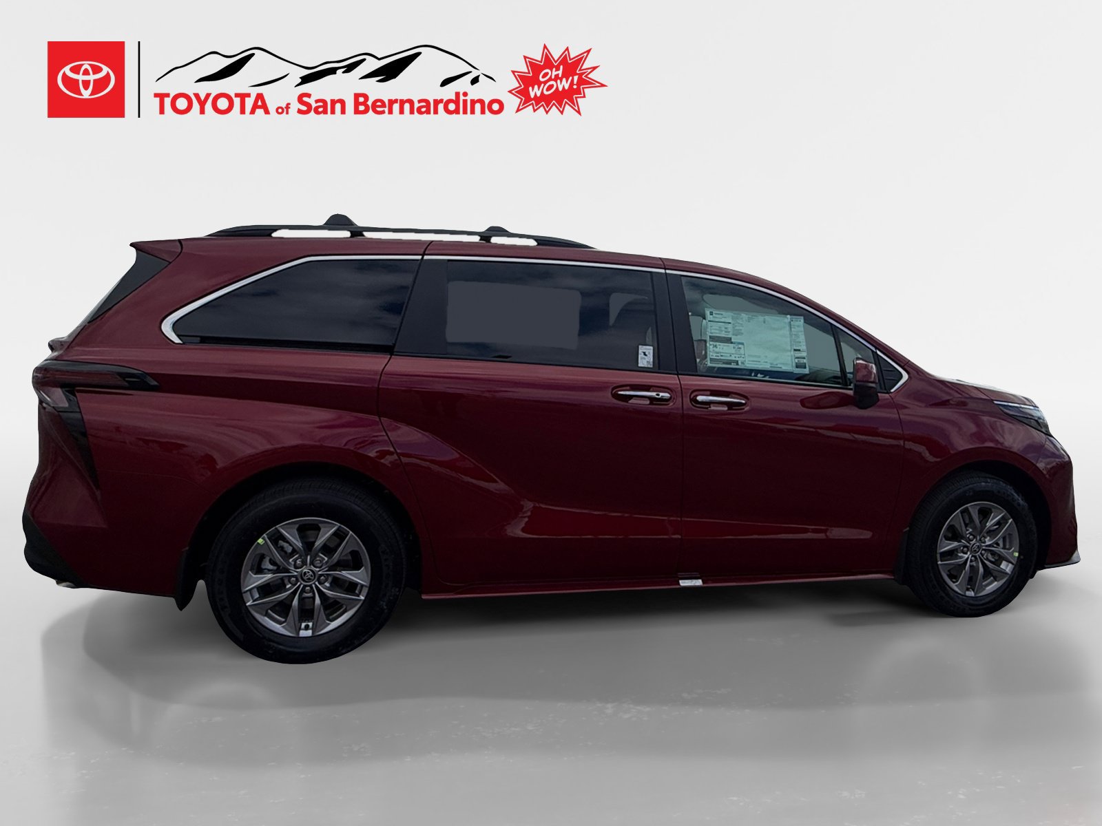 Certified 2026 Toyota Sienna XLE FWD image 6