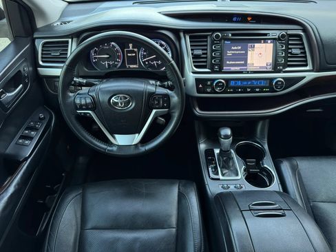 Used 2014 Toyota Highlander Limited FWD image 34