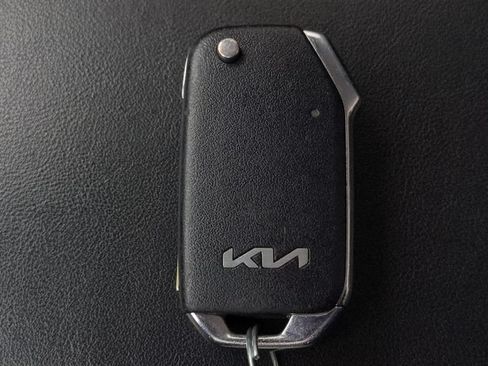Used 2023 Kia Sorento LX FWD image 21