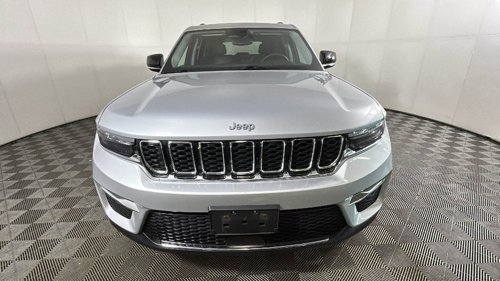 Used 2024 Jeep Grand Cherokee Limited 4xe AWD/4WD image 8