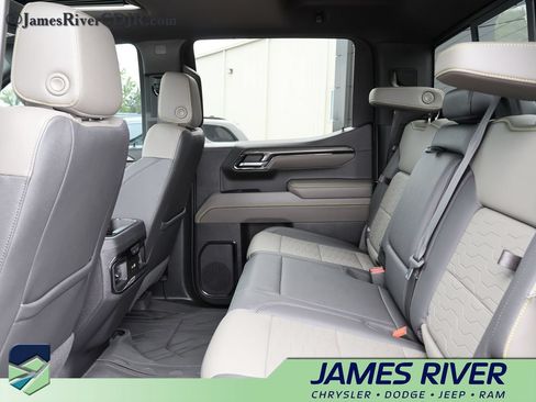 Used 2023 Chevrolet Silverado 1500 ZR2 w/ Technology Package AWD/4WD image 17