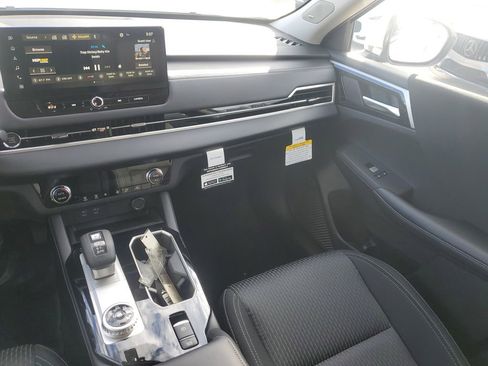 New 2026 Mitsubishi Outlander ES image 12