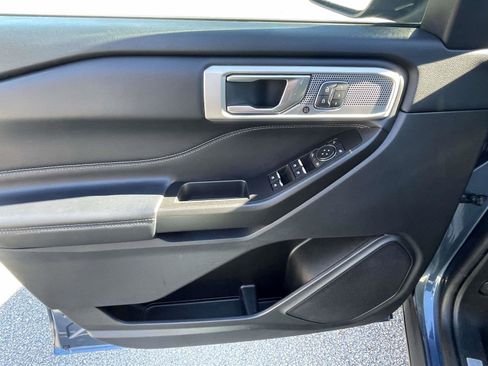 Used 2020 Ford Explorer Limited image 16