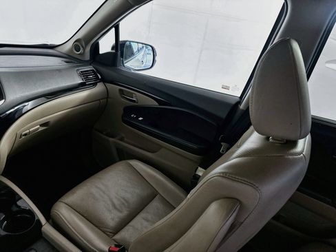 Used 2018 Honda Pilot Elite image 24