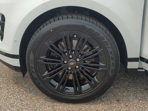 New 2026 Land Rover Range Rover Evoque Hoxton AWD/4WD image 21