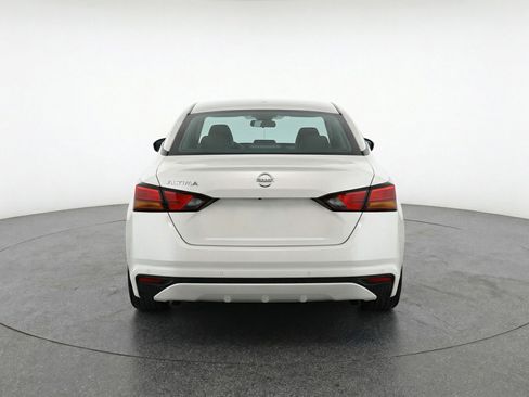Used 2025 Nissan Altima 2.5 SV FWD image 7