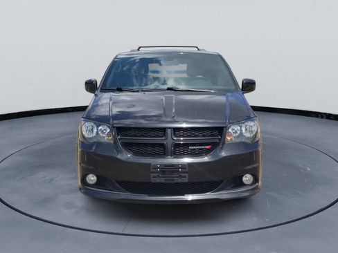 Used 2018 Dodge Grand Caravan GT image 3