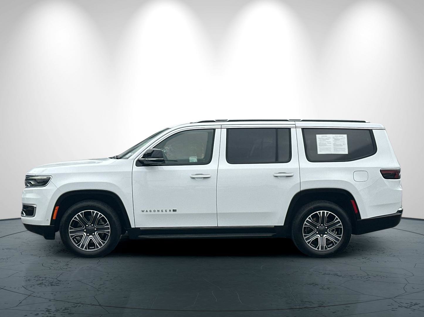 Certified 2024 Jeep Wagoneer Series II AWD/4WD image 7