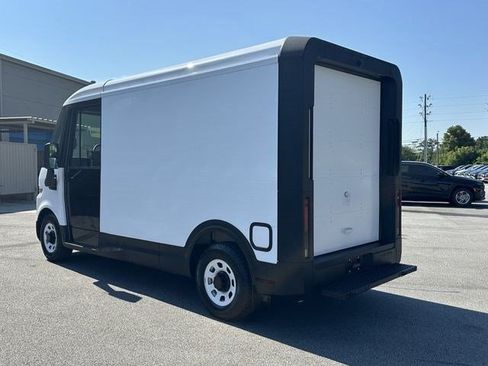 Used 2024 Chevrolet Brightdrop 400 w/ Commercial Equipment Package AWD/4WD image 3