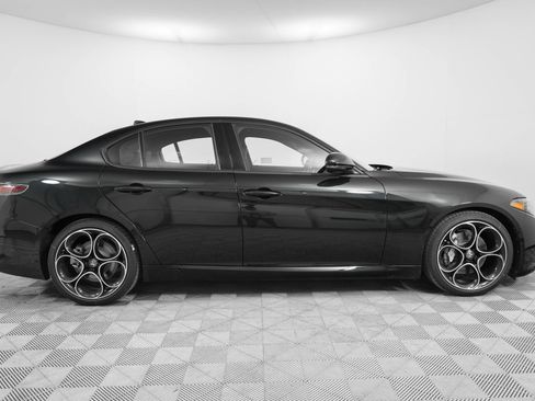 New 2025 Alfa Romeo Giulia w/ Driving Assist Package RWD image 8