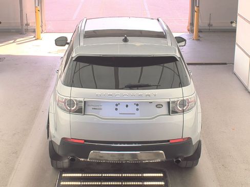 Used 2017 Land Rover Discovery Sport HSE Luxury image 3