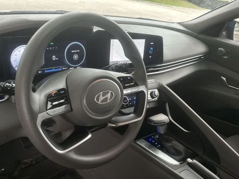 Used 2024 Hyundai Elantra SEL FWD image 19