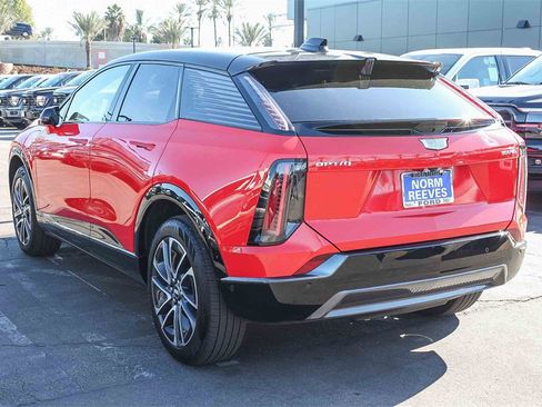 Used 2025 Cadillac Optiq Sport 2 w/ LPO, Floor Liner Package image 7