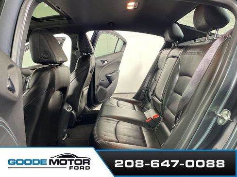Used 2017 Chevrolet Cruze Premier image 2