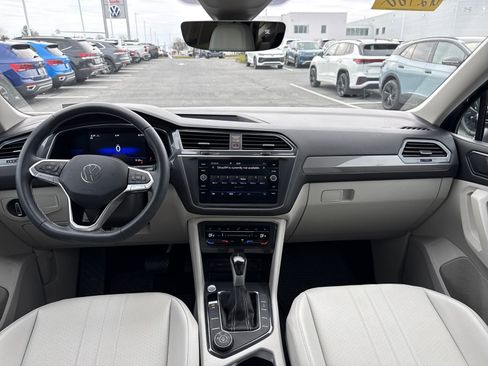 Certified 2023 Volkswagen Tiguan SE image 13
