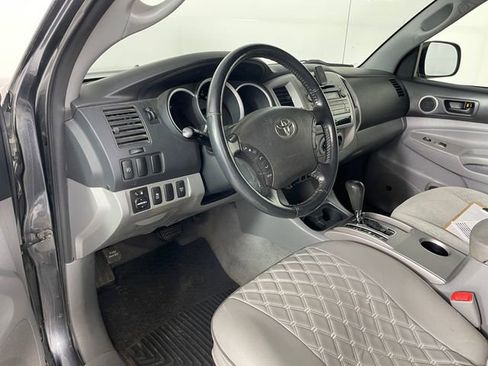 Used 2010 Toyota Tacoma 4x4 Double Cab image 3