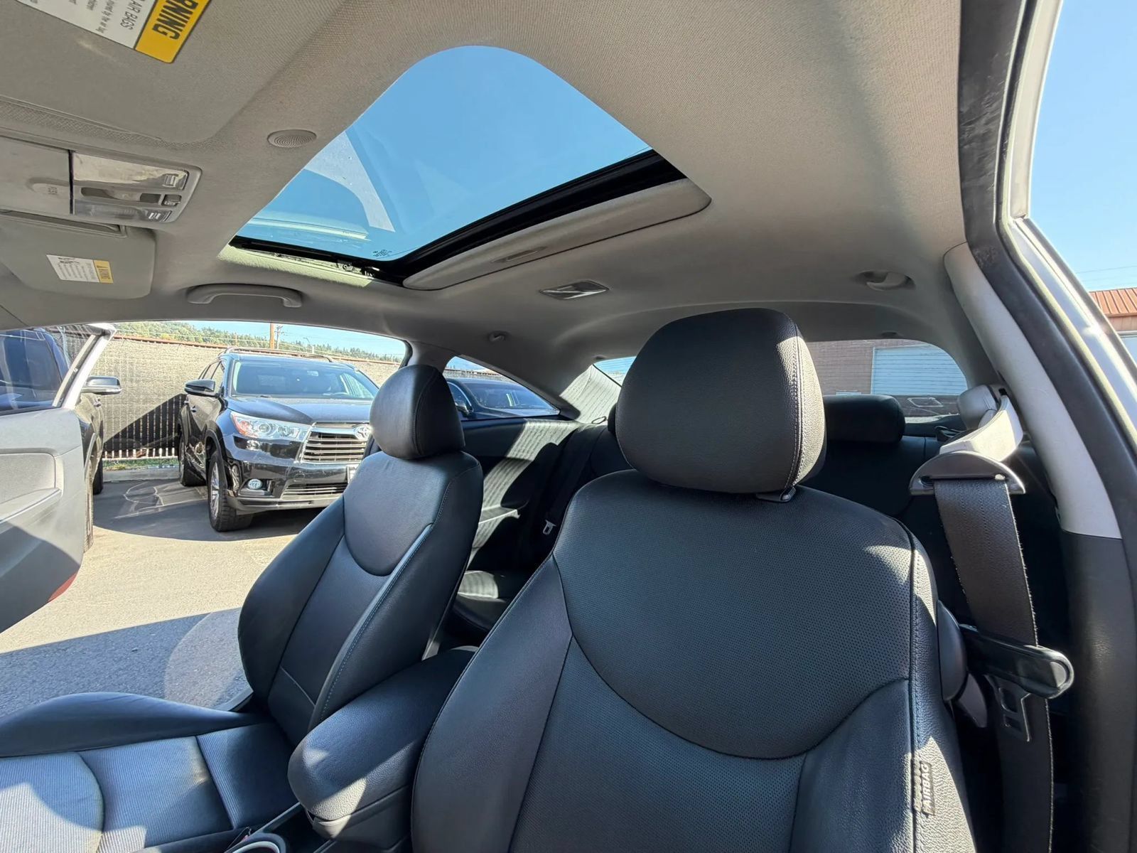 Used 2014 Hyundai Elantra w/ Option Group 2 FWD image 23